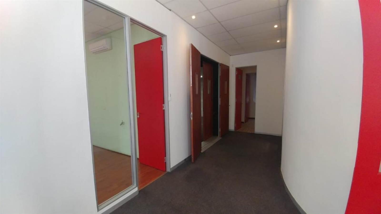 273  m² Office Space in Highveld photo number 4