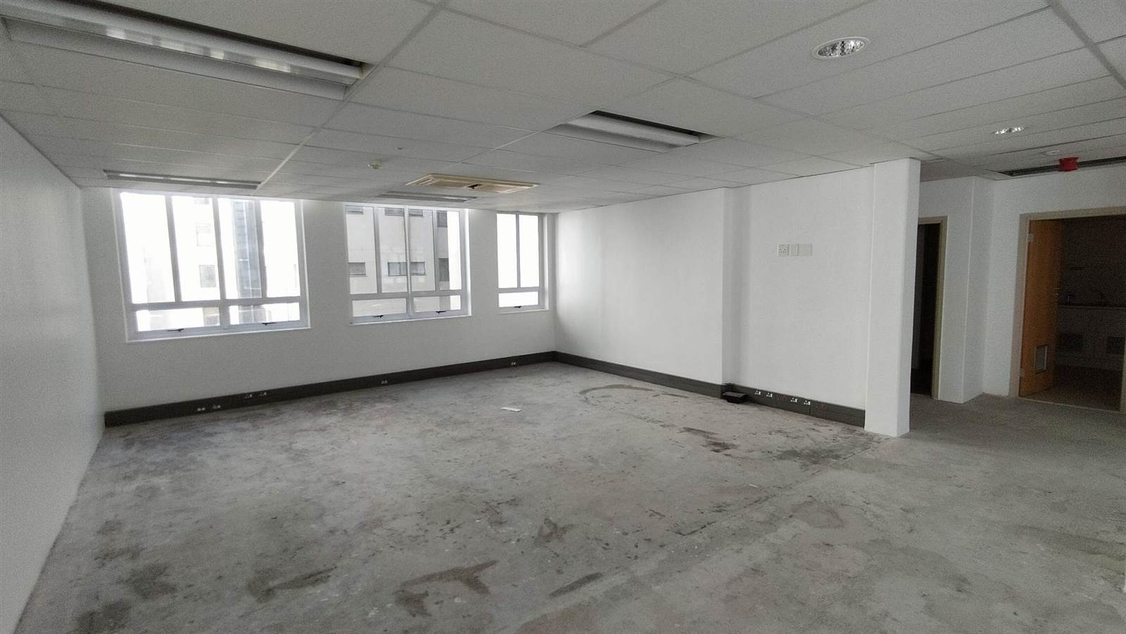 738  m² Office Space in Cape Town City Centre photo number 6