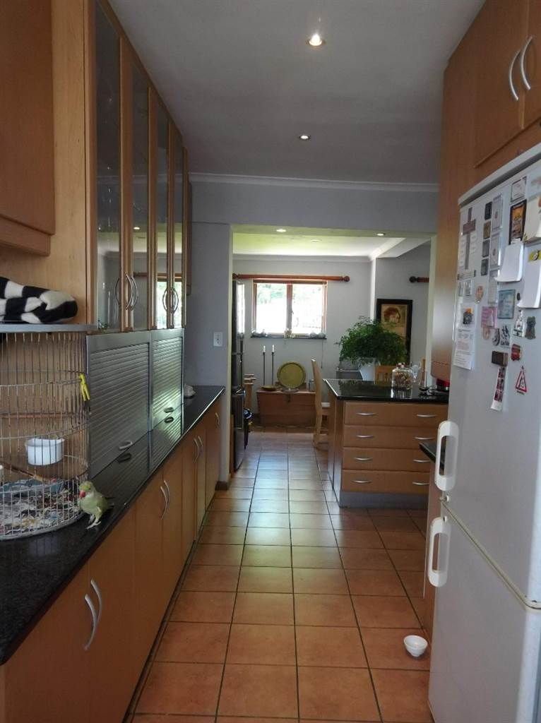 4 Bed House in Malmesbury photo number 22