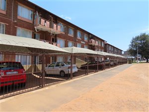 2 Bed Flat in Witpoortjie