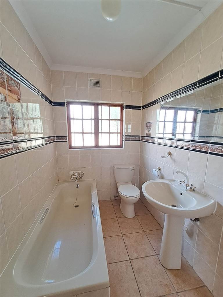 3 Bed House in Kokstad photo number 10