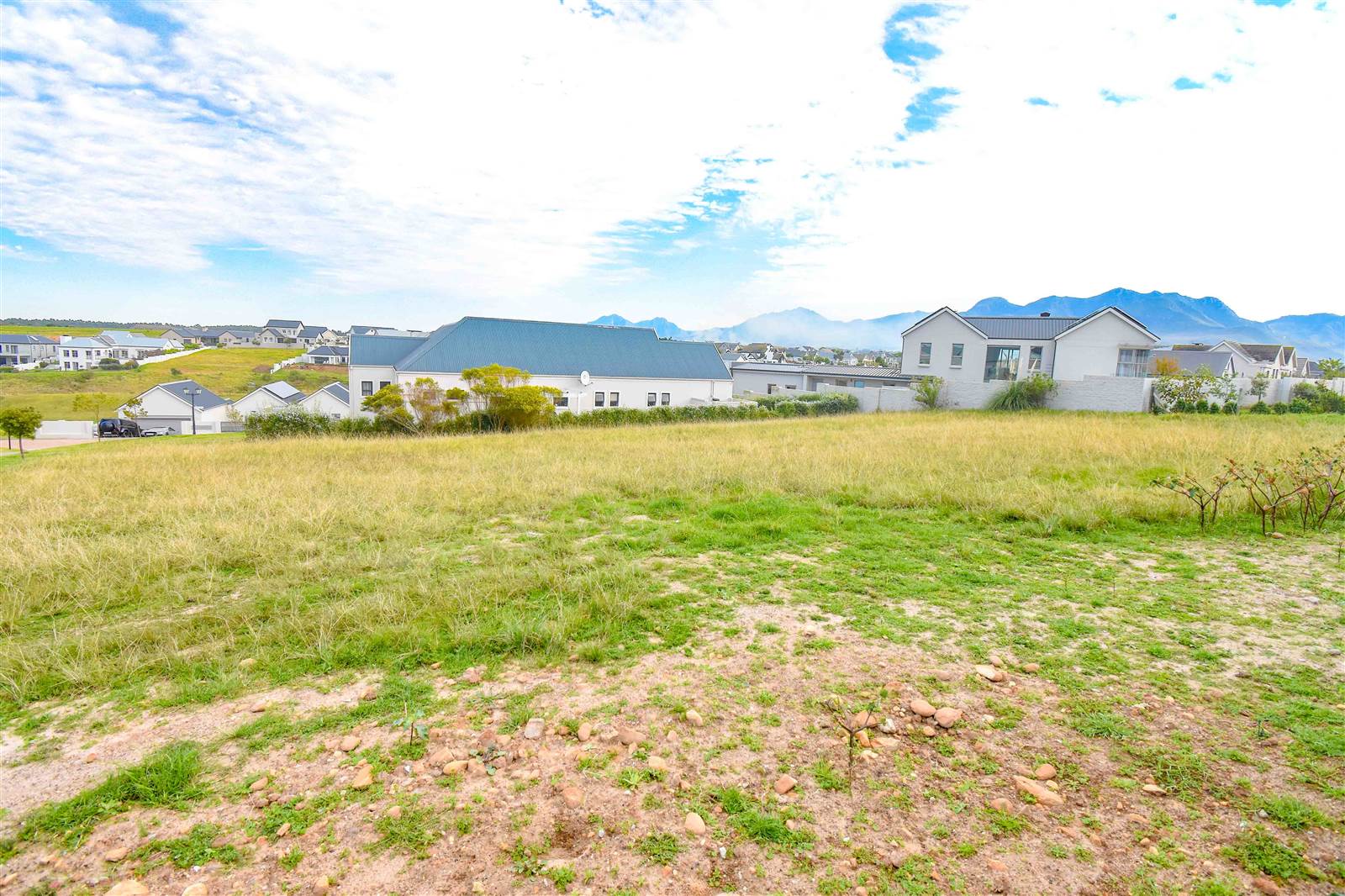 911 m² Land available in Kingswood Golf Estate photo number 6