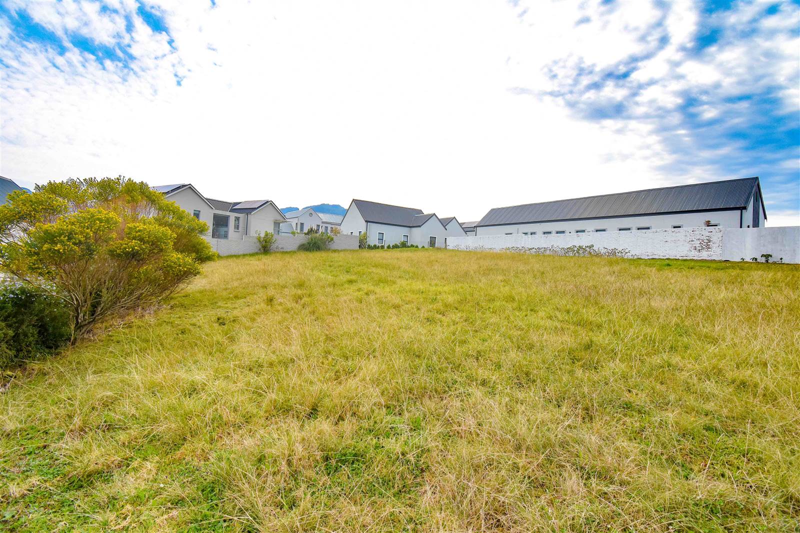 911 m² Land available in Kingswood Golf Estate photo number 15