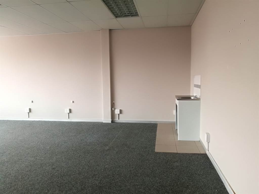 134  m² Office Space in Pretoria North photo number 13