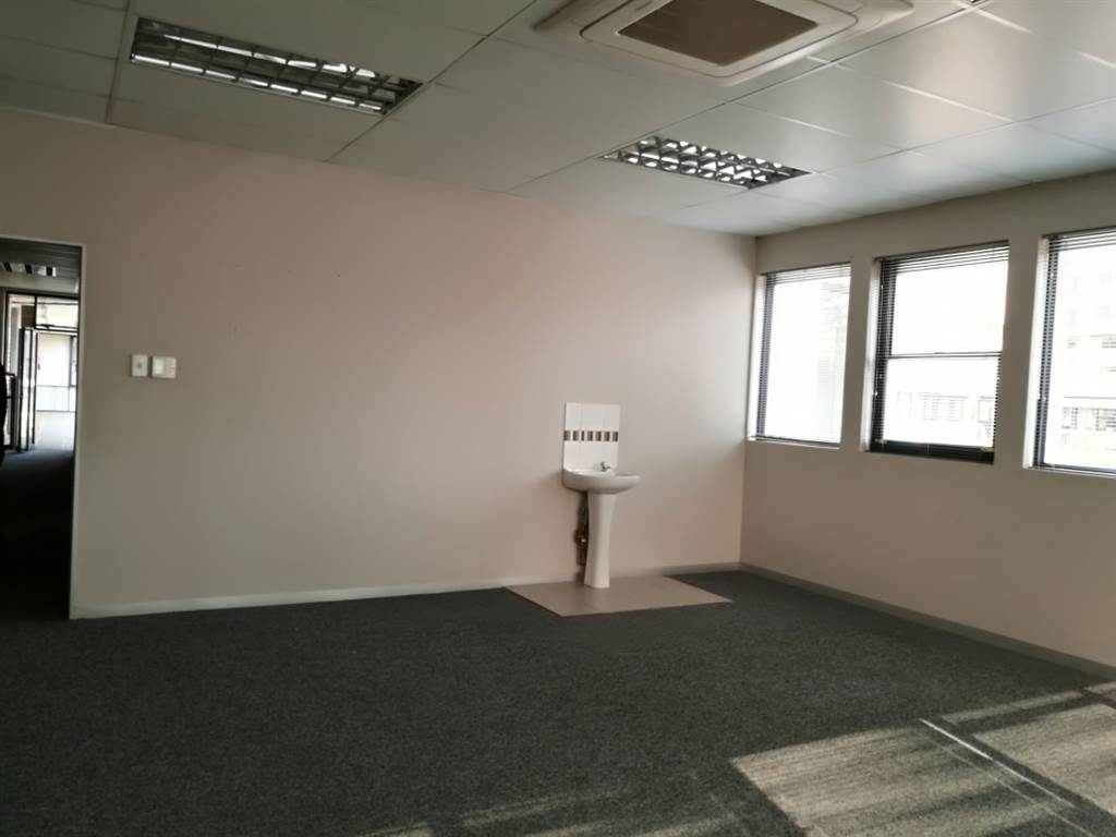 134  m² Office Space in Pretoria North photo number 11