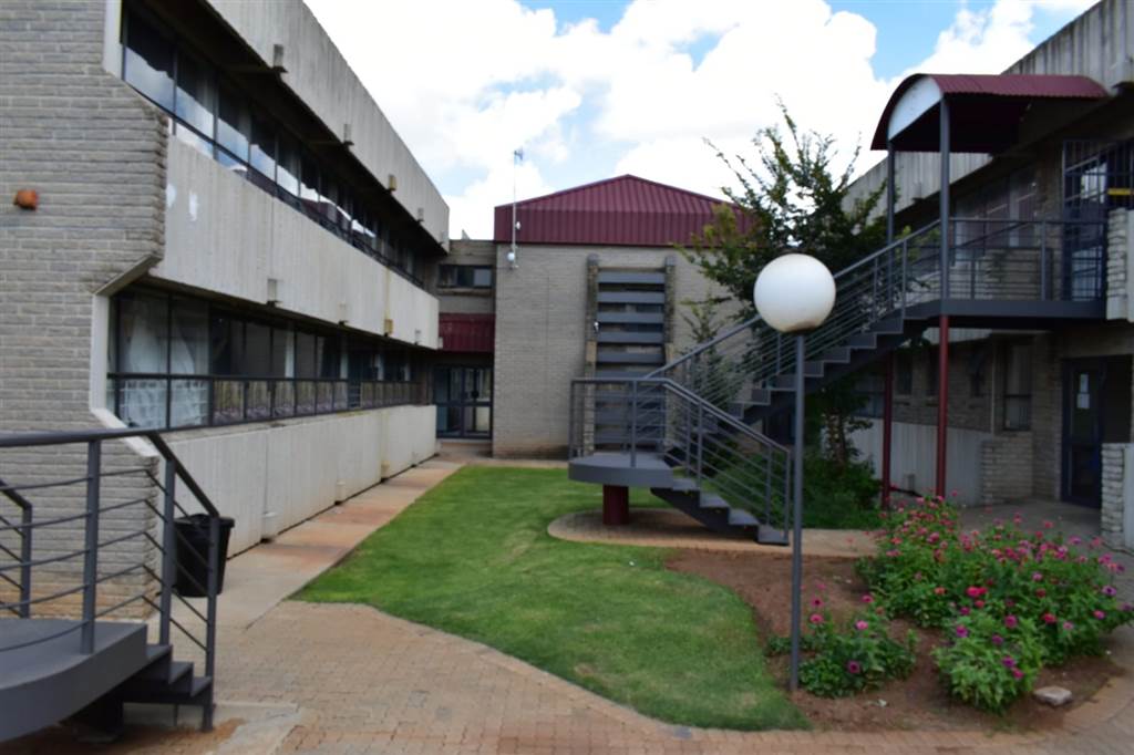 115  m² Commercial space in Potchefstroom Central photo number 1