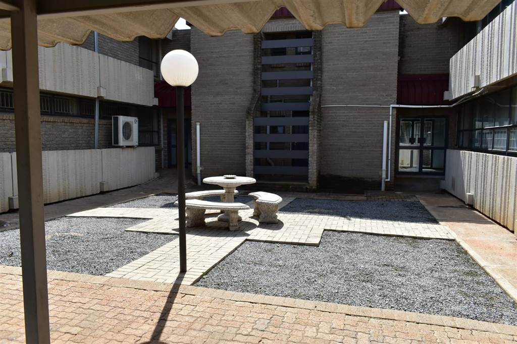 115  m² Commercial space in Potchefstroom Central photo number 19