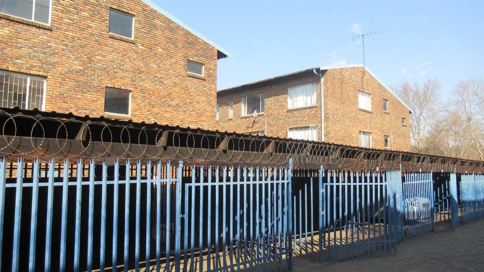 2 Bed Townhouse in Kempton Park Central photo number 1