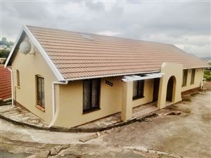 4 Bed House in Kwandengezi