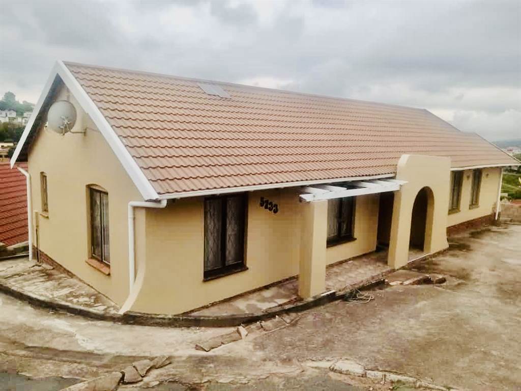 4 Bed House in Kwandengezi photo number 1