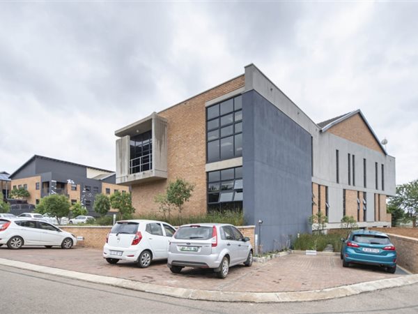 118  m² Commercial space in Silver Lakes