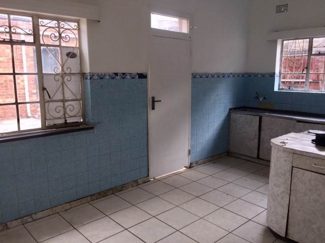 2 Bed House in Bezuidenhout Valley photo number 5