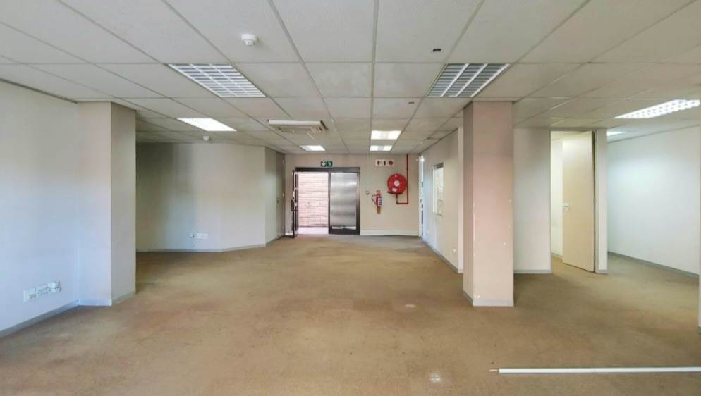 400  m² Office Space in Hatfield photo number 14
