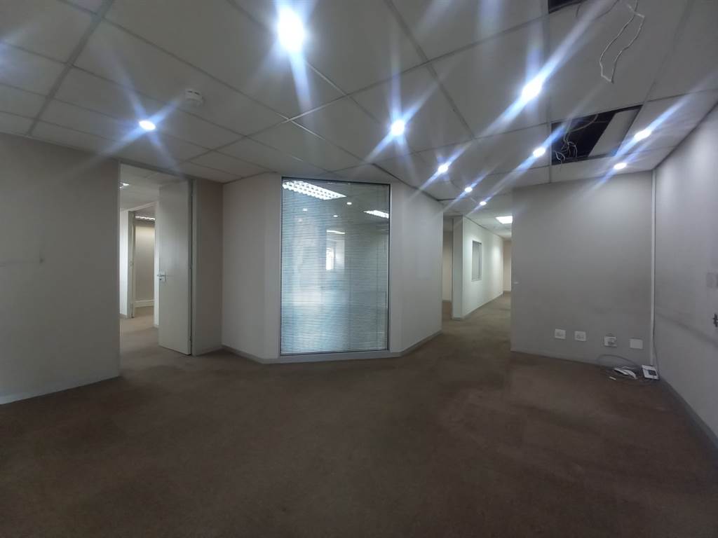 400  m² Office Space in Hatfield photo number 5