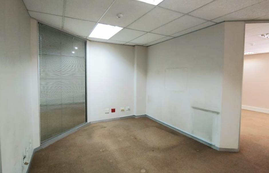 400  m² Office Space in Hatfield photo number 13