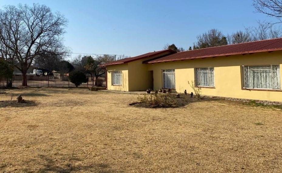 3 Bed House in Standerton Central photo number 1
