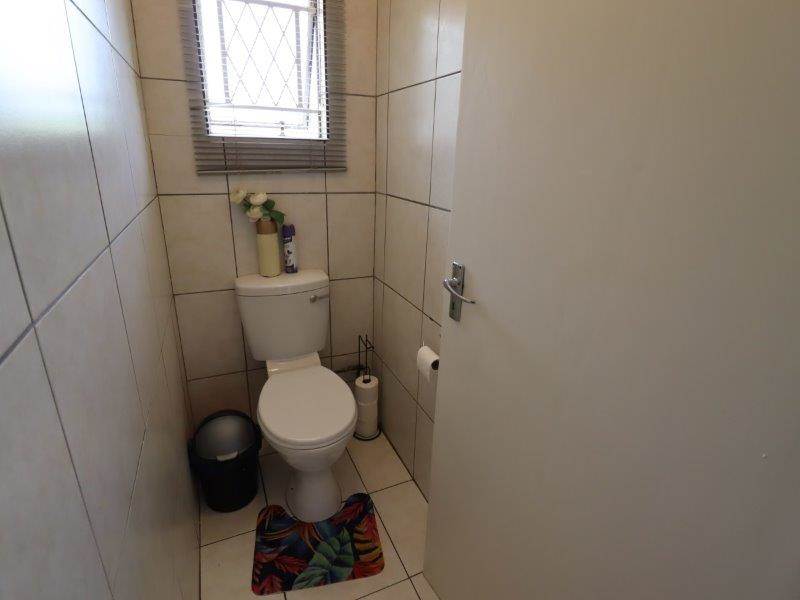 4 Bed House in Bayswater photo number 19