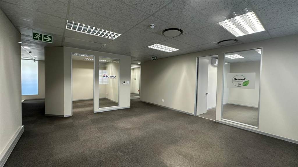 168  m² Commercial space in Route 21 Business Park photo number 12
