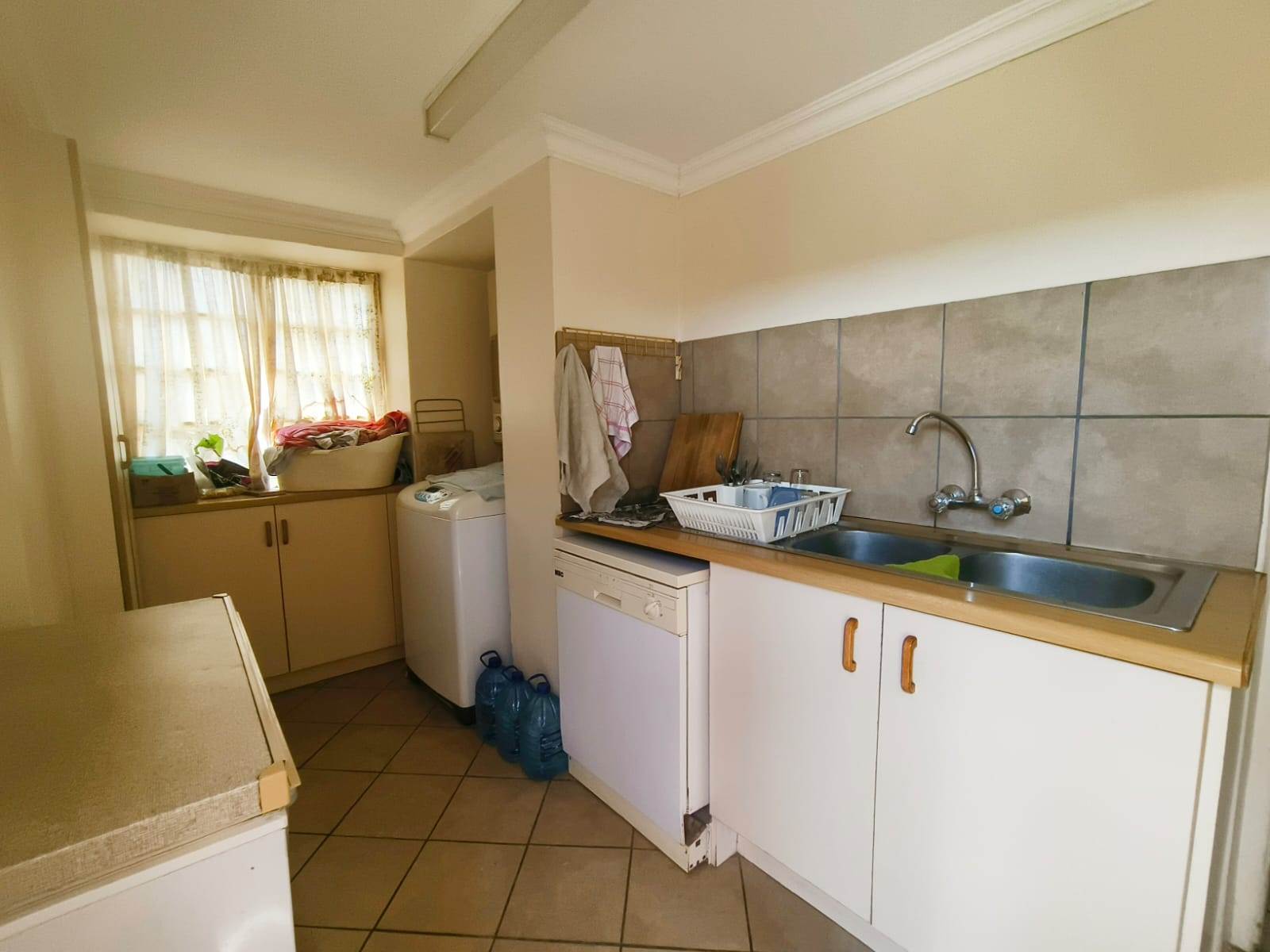 3 Bed House in Ladismith photo number 9