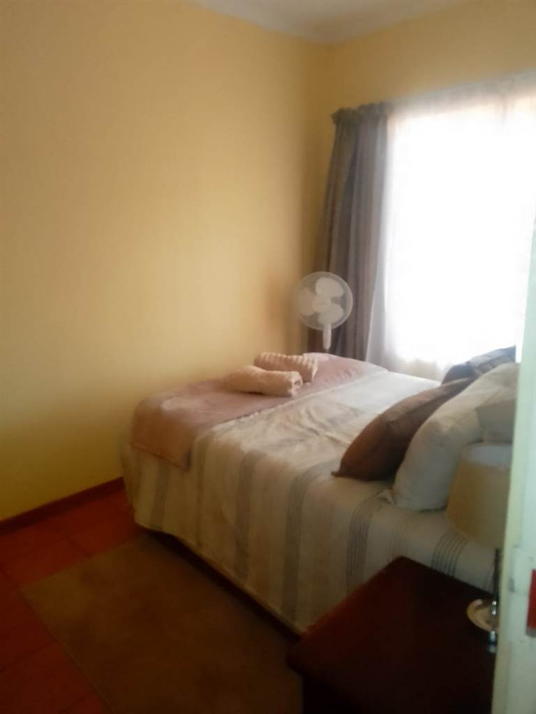 1 Bed Flat in Kathu photo number 15