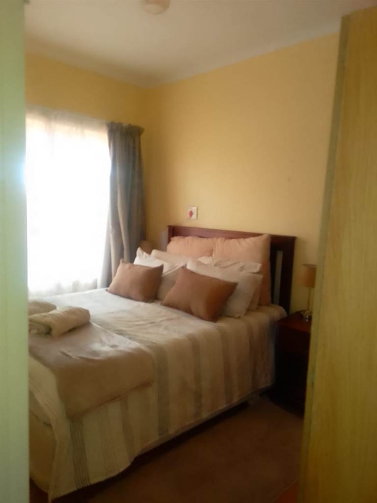 1 Bed Flat in Kathu photo number 2