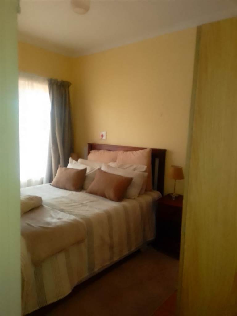 1 Bed Flat in Kathu photo number 9