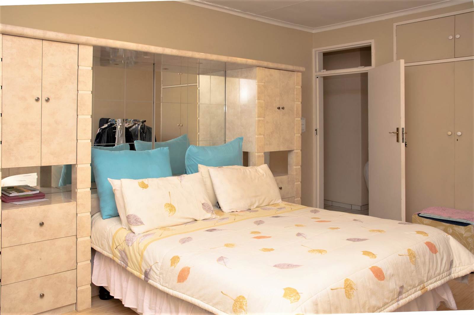 2 Bed Apartment in Braamfontein Werf photo number 6