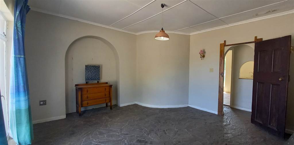 9.5 Bed House in Loxton photo number 9