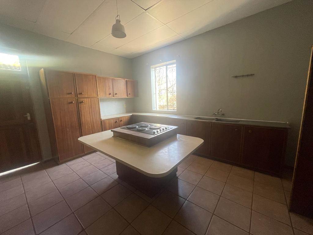 4 Bed House in Ficksburg photo number 16