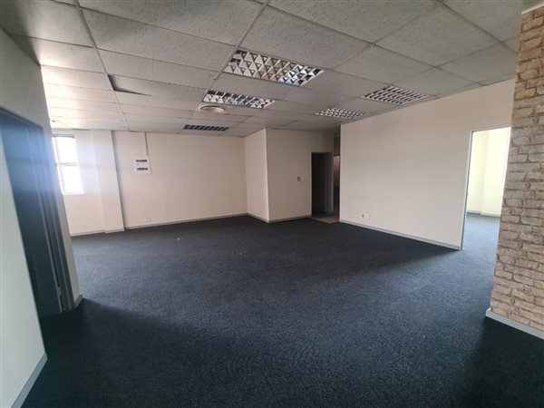 150  m² Commercial space