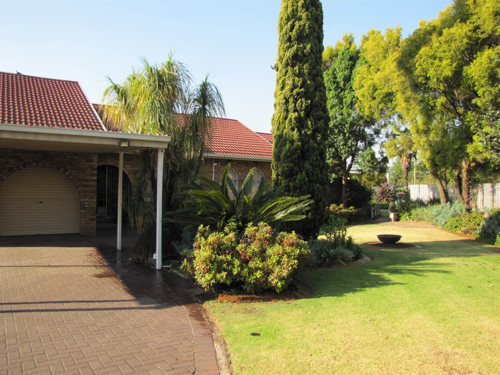 3 Bed House in Vanderbijlpark SW2 photo number 2