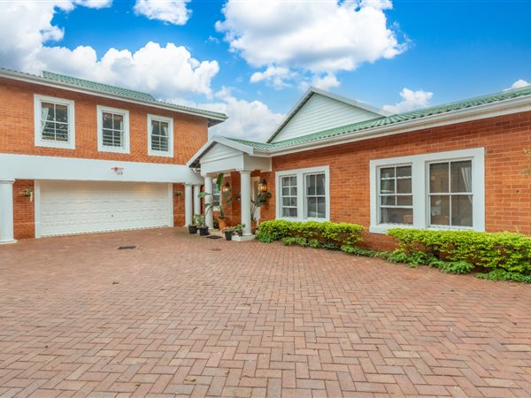 4 Bedroom House 4 Bedroom House