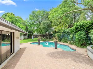 5 Bed House in Parktown North