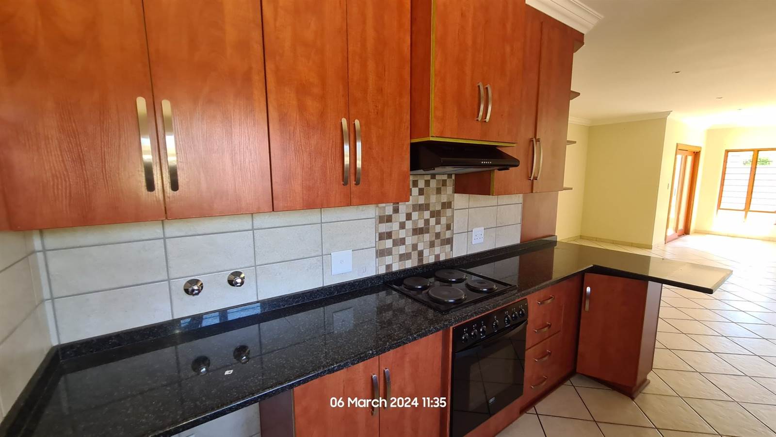 3 Bed Townhouse in Wilkoppies photo number 4