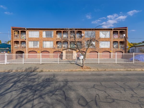 2 700 m² Commercial space 2 700 m² Commercial space