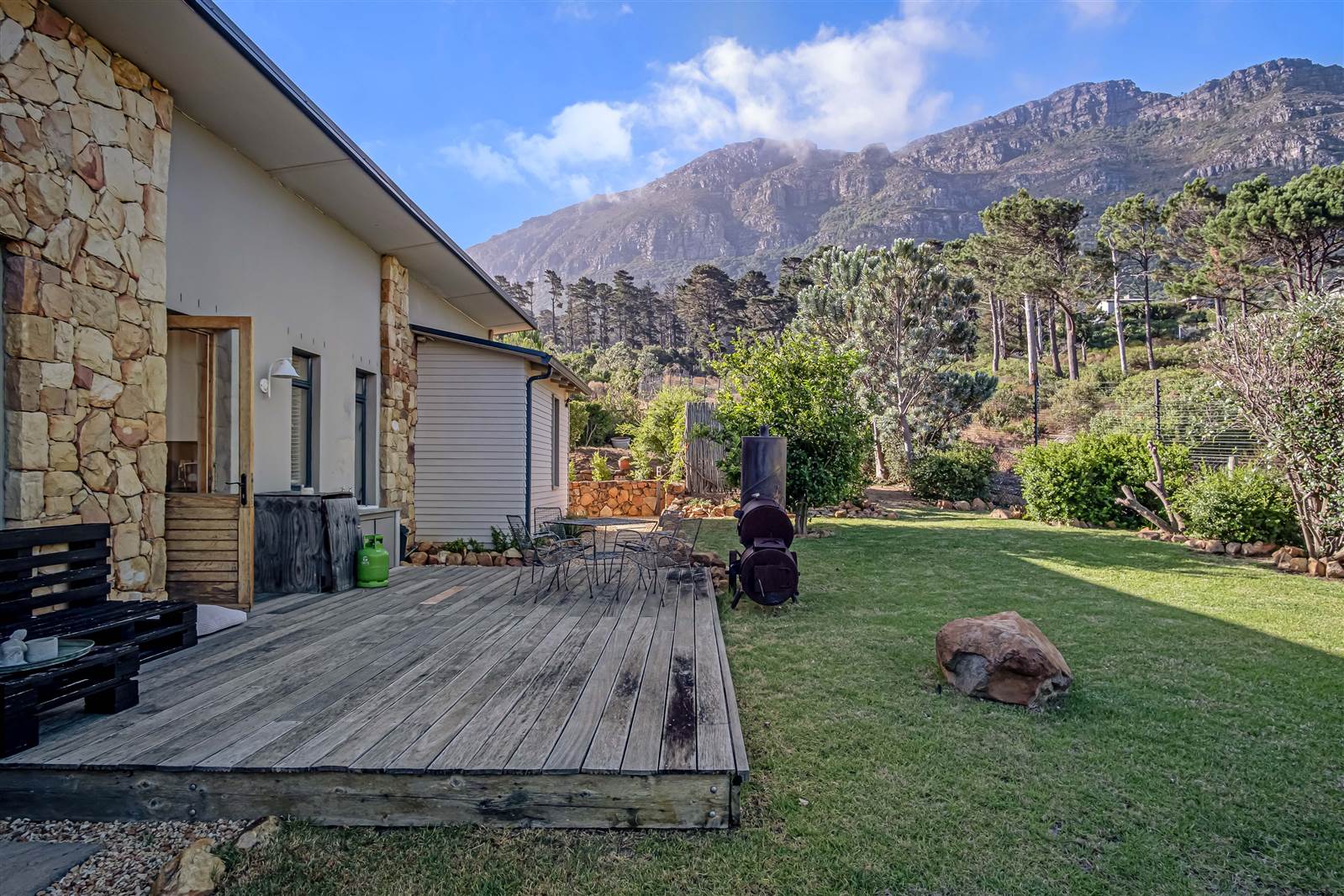 2 Bed House in Hout Bay and surrounds photo number 16