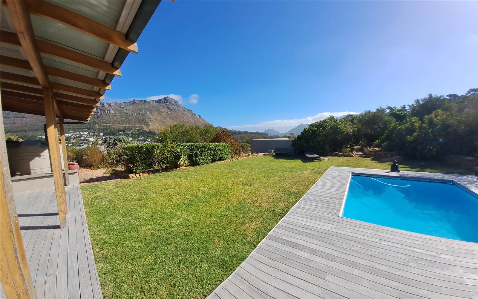 2 Bed House in Hout Bay and surrounds photo number 3