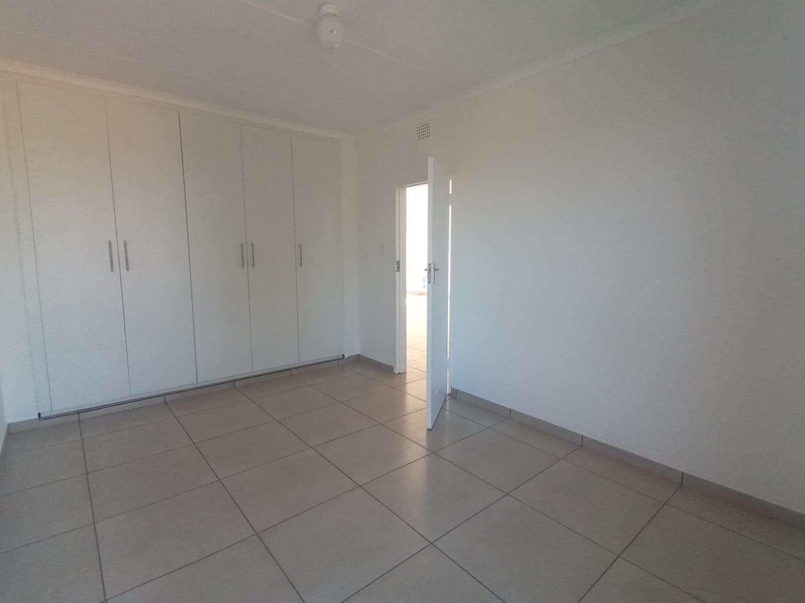 2 Bed Apartment in Empangeni photo number 5