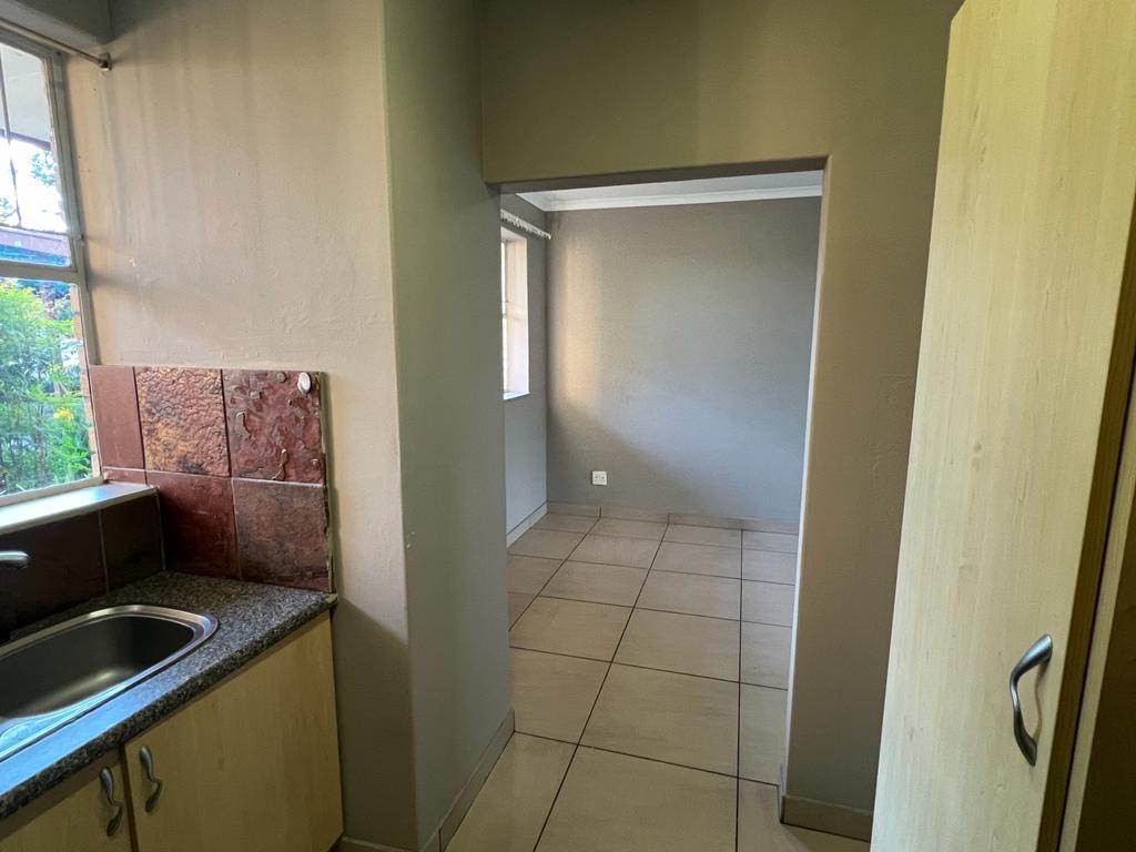 1 Bed Flat in Secunda photo number 7