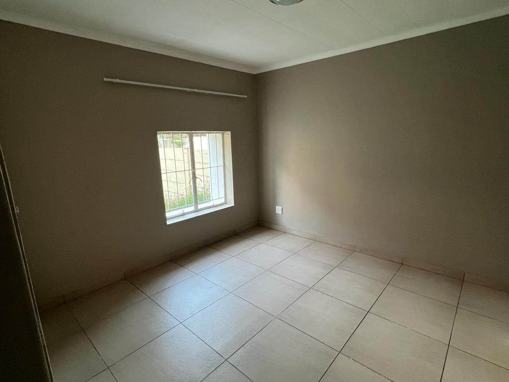 1 Bed Flat in Secunda photo number 4