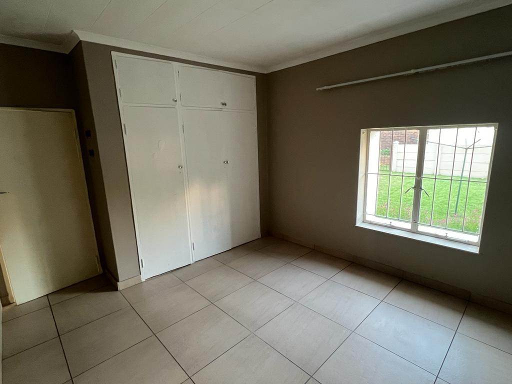 1 Bed Flat in Secunda photo number 5
