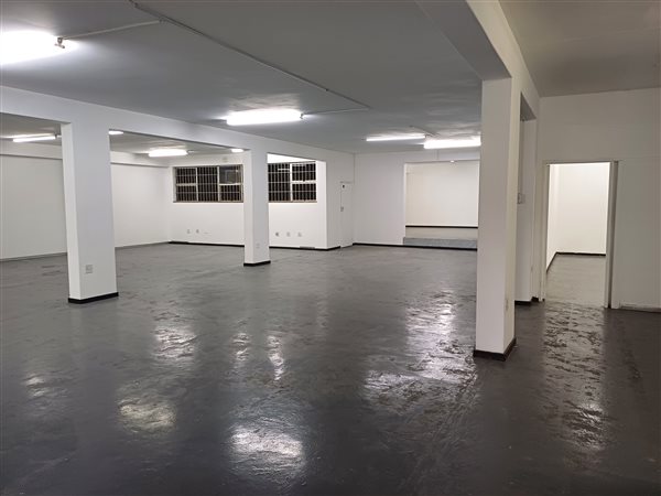 603  m² Commercial space in Stamford Hill