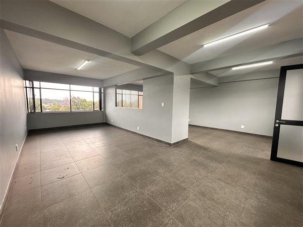 79  m² Commercial space