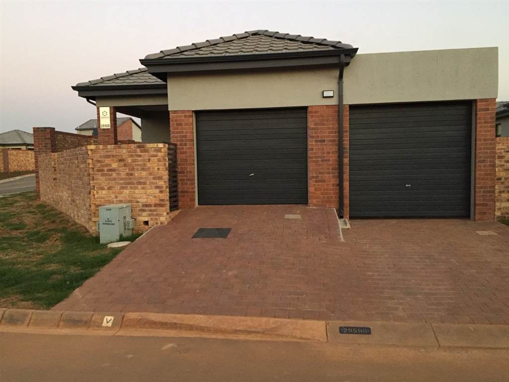 3 Bed House in Fourways photo number 2
