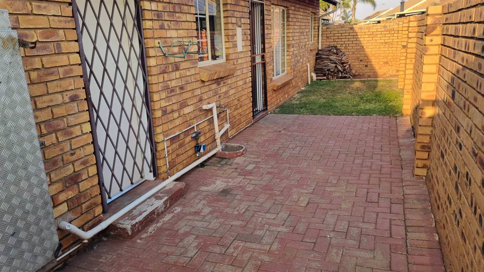 2 Bed Townhouse in Pretoria North photo number 21
