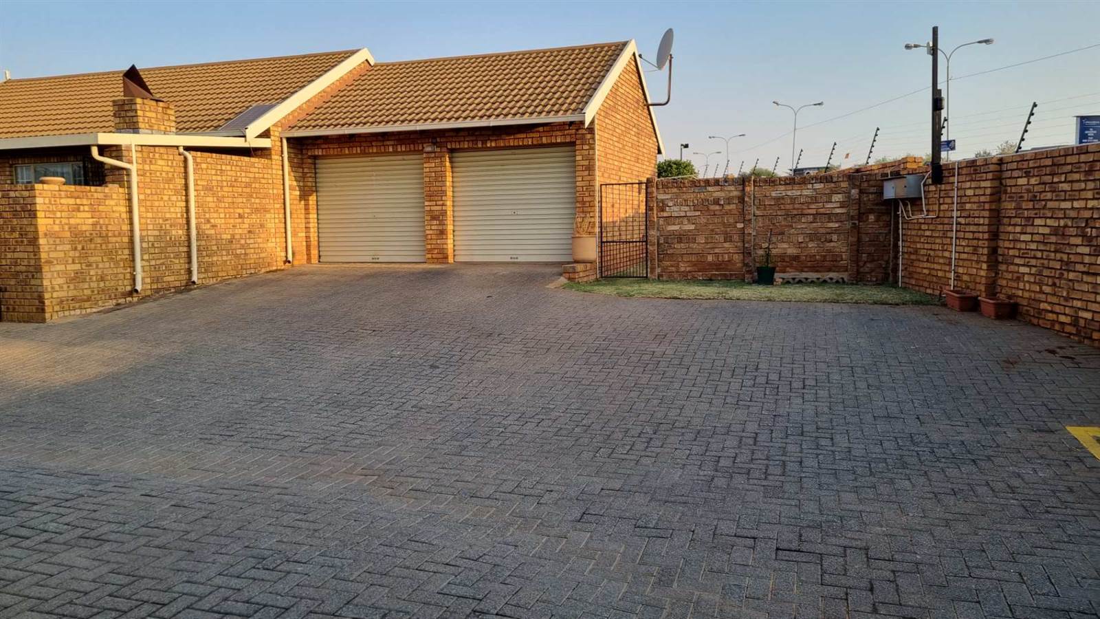 2 Bed Townhouse in Pretoria North photo number 29