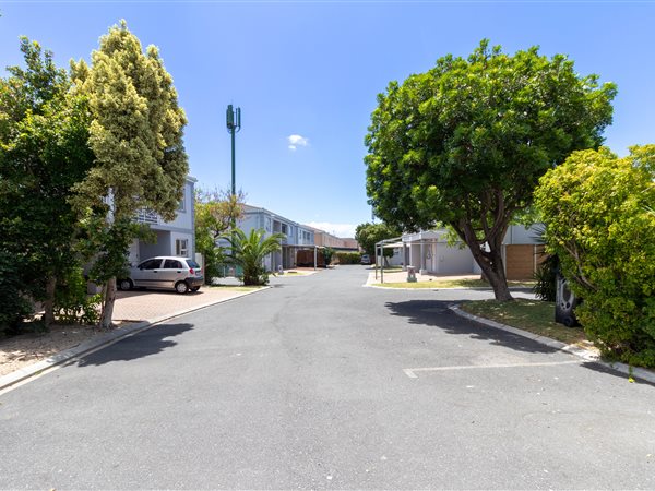 3 Bedroom Townhouse 3 Bedroom Townhouse