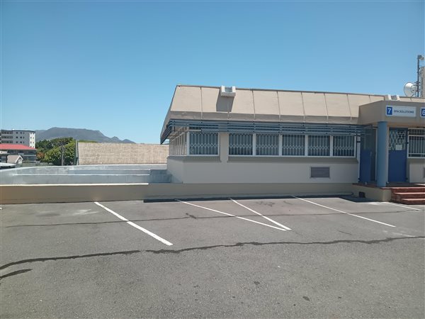 87  m² Commercial space