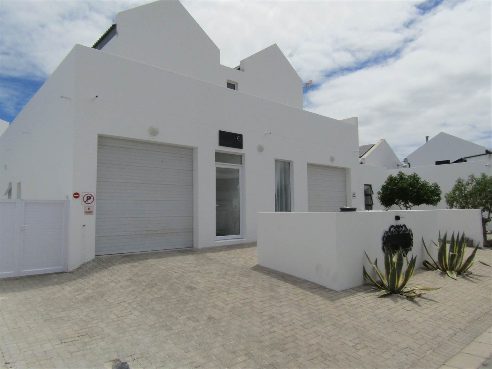 4 Bed House in Britannia Bay photo number 5
