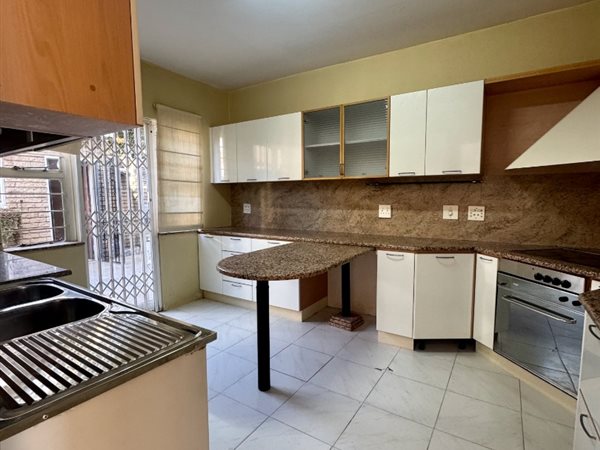 3 Bedroom Townhouse 3 Bedroom Townhouse